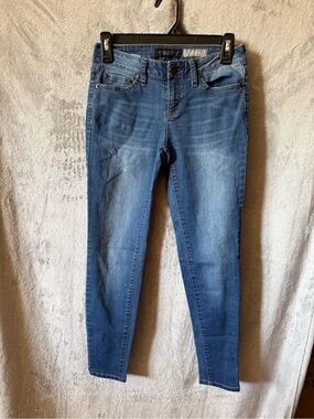 Aeropostale Skinny Jeans in Blue Wash